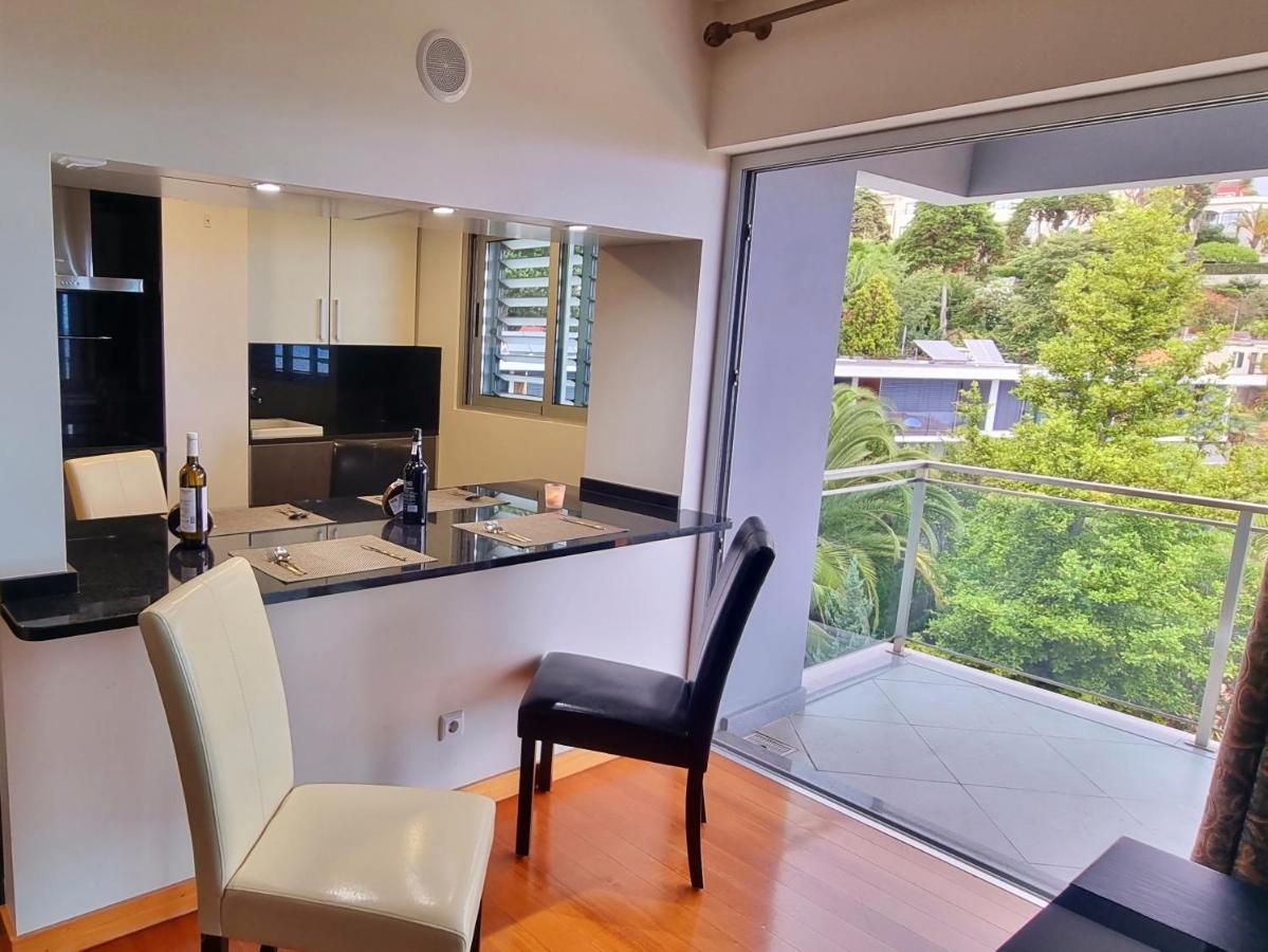 Big Apartment With Ocean Views, Ideal For Groups Фуншал Екстериор снимка