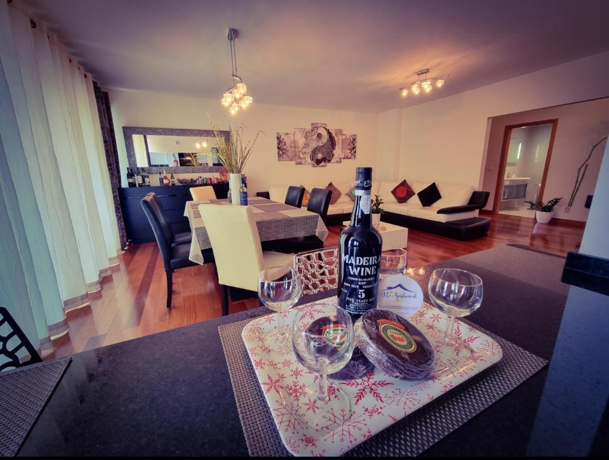 Big Apartment With Ocean Views, Ideal For Groups Фуншал Екстериор снимка