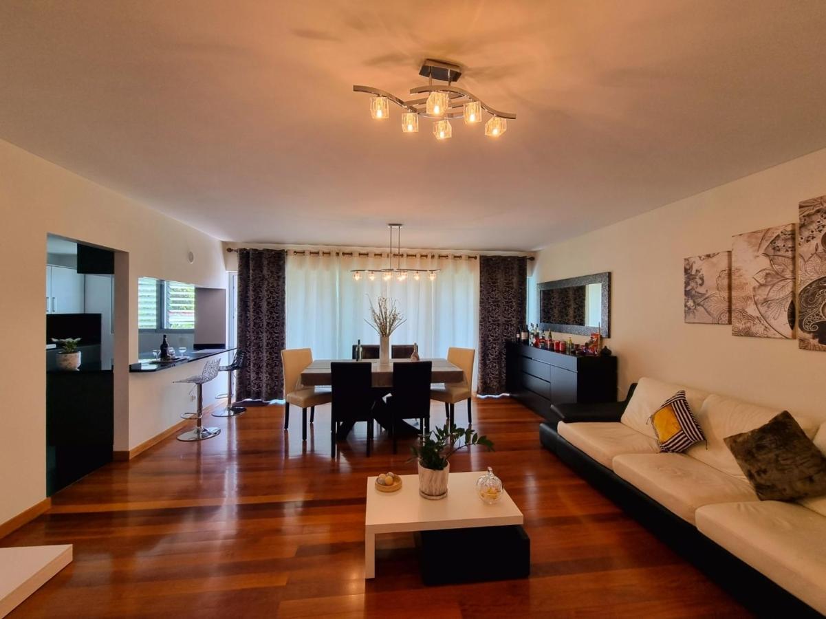 Big Apartment With Ocean Views, Ideal For Groups Фуншал Екстериор снимка