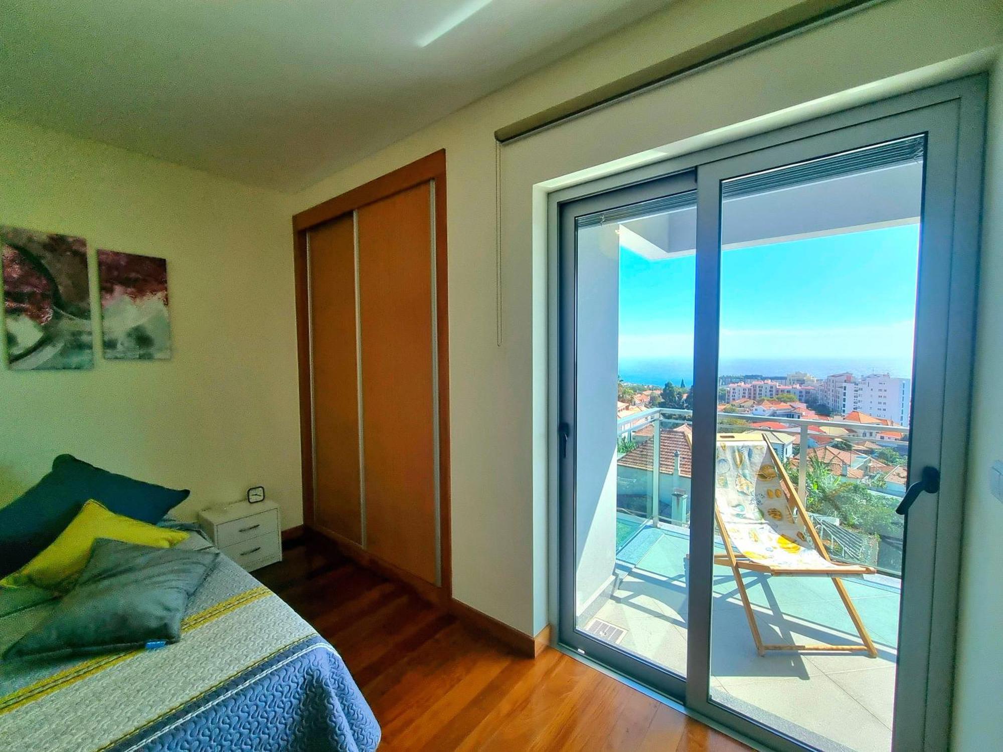 Big Apartment With Ocean Views, Ideal For Groups Фуншал Екстериор снимка