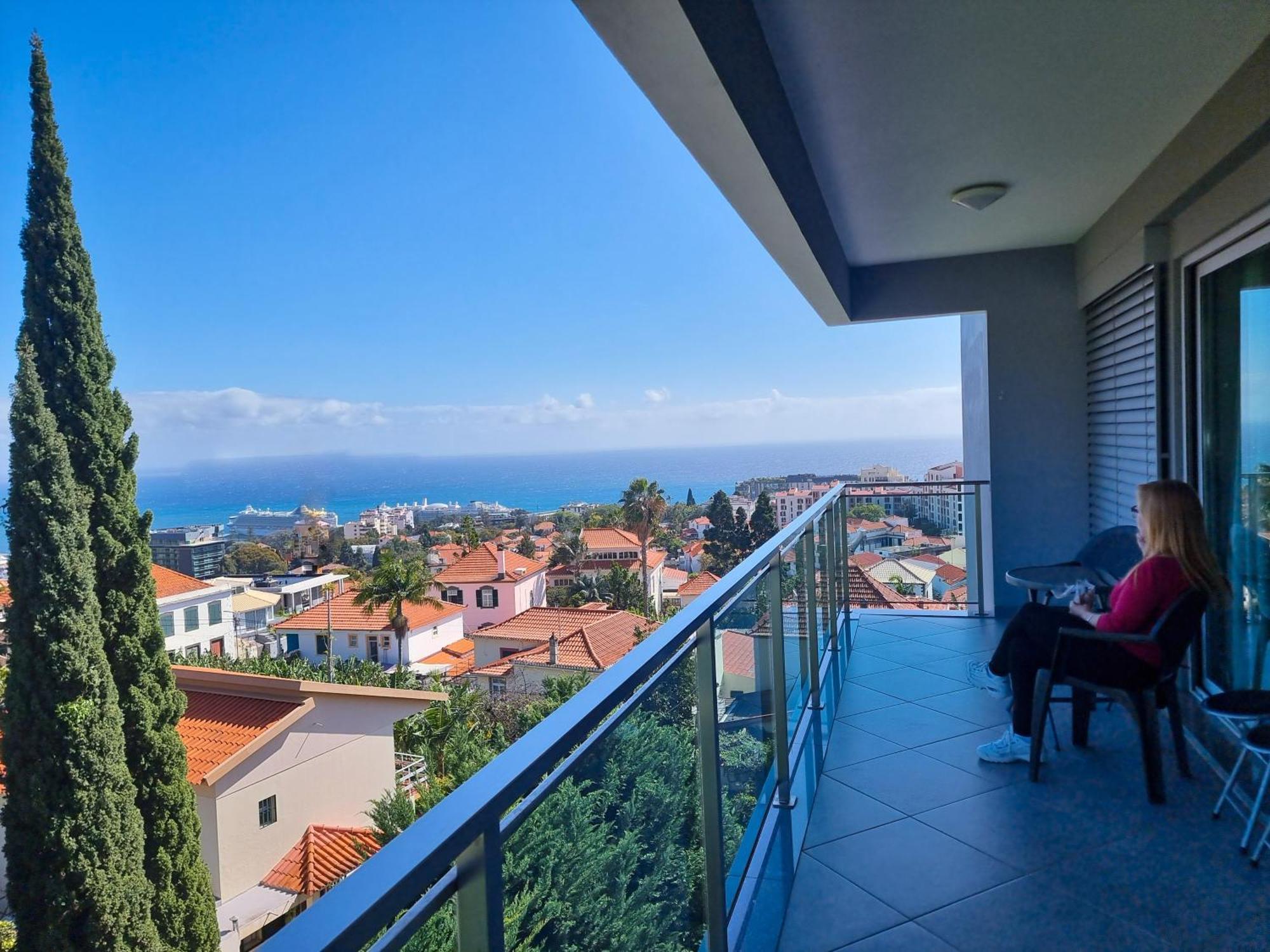 Big Apartment With Ocean Views, Ideal For Groups Фуншал Екстериор снимка