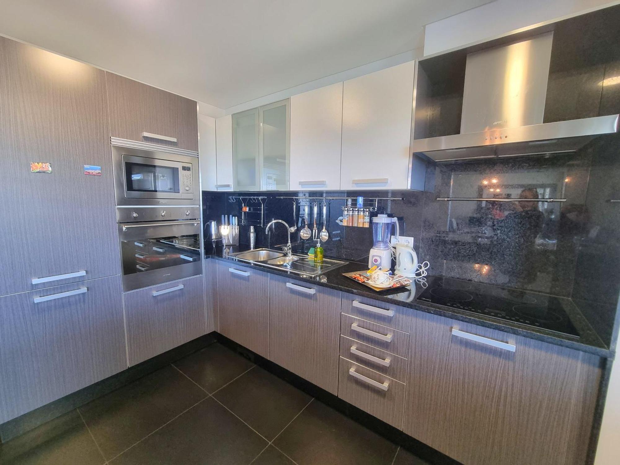 Big Apartment With Ocean Views, Ideal For Groups Фуншал Екстериор снимка