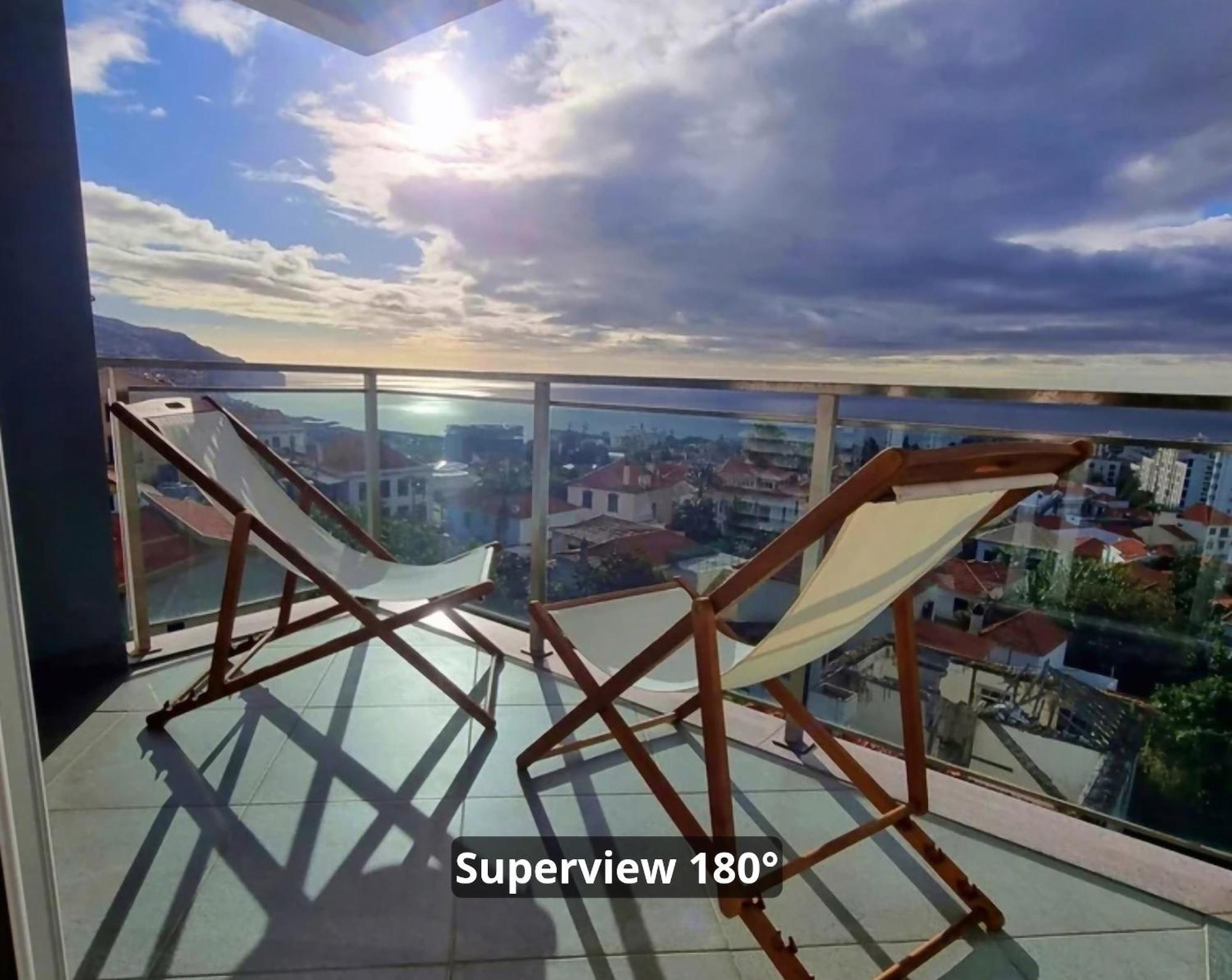 Big Apartment With Ocean Views, Ideal For Groups Фуншал Екстериор снимка